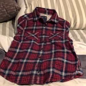 American eagle platted button up shirt